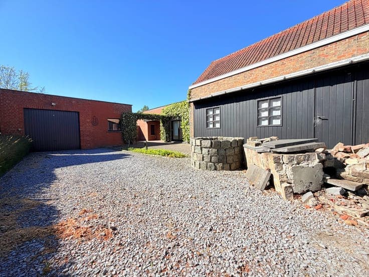 Alleenstaande woning op een perceel van 2.254 m²