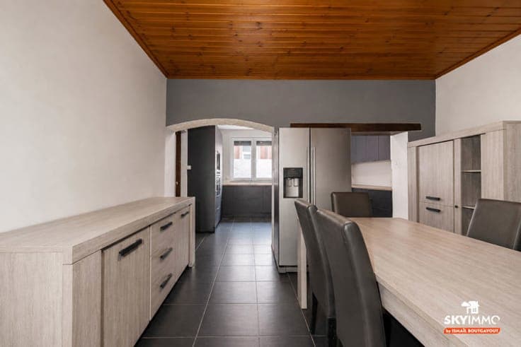 CHARMANTE MAISON POSS 6 CH - 304M2 HABITABLES - TERRASSE