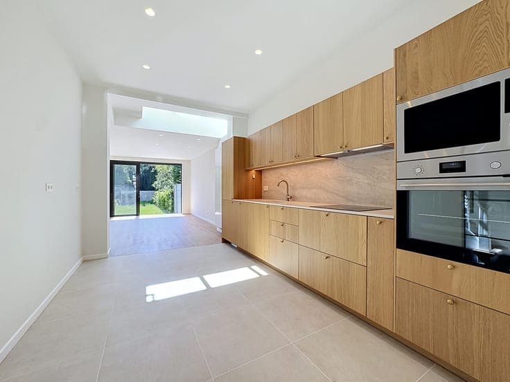 Superb 4-bed house, fully renovated, SE-facing terrace