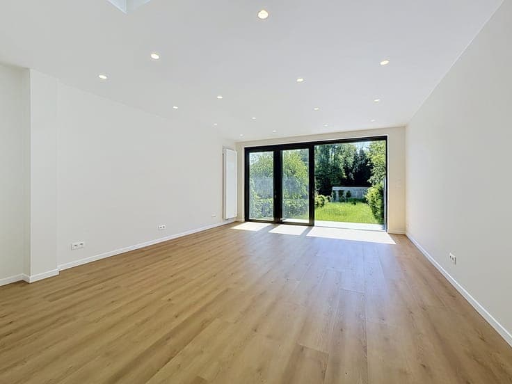 Superb 4-bed house, fully renovated, SE-facing terrace