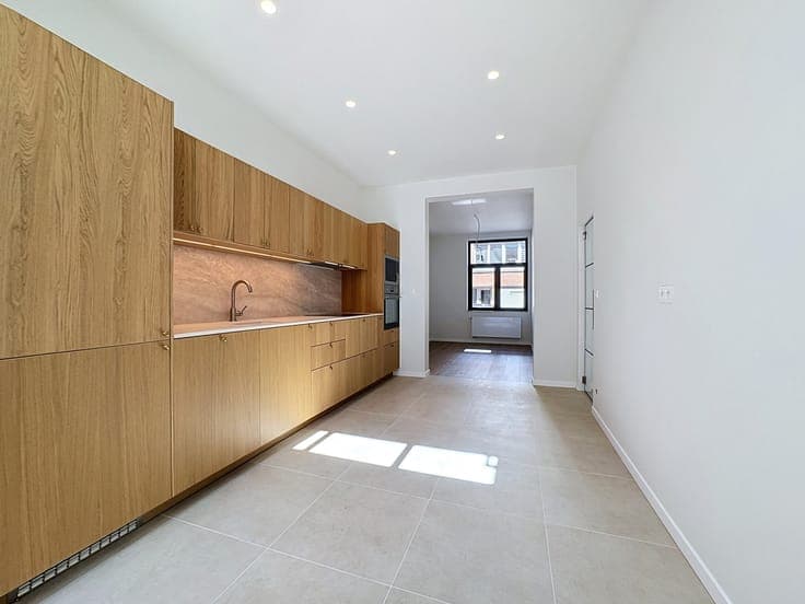 Superb 4-bed house, fully renovated, SE-facing terrace