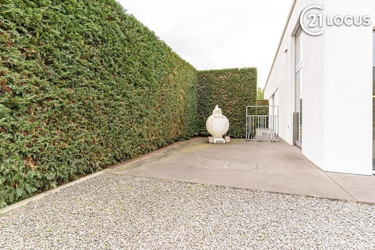 Commercial Property with Residence & 6 Parking Spaces for Sa