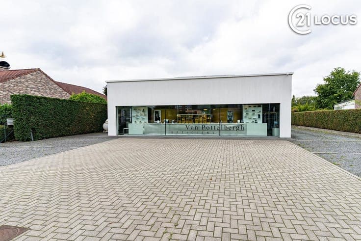 Commercial Property with Residence & 6 Parking Spaces for Sa
