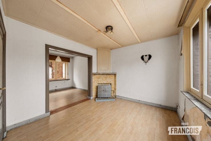 Townhouse to renovate in a quiet location in Bruges