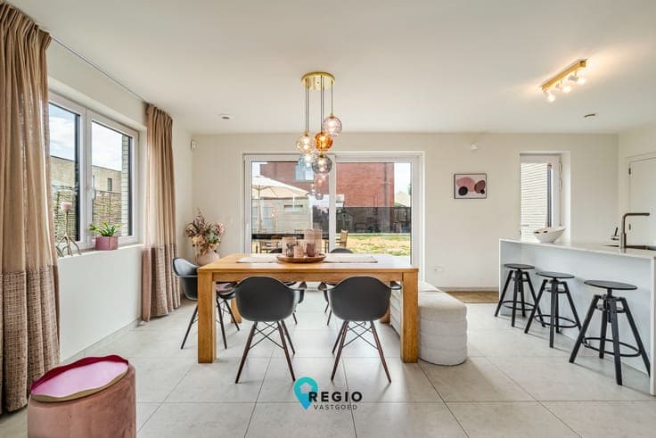 Moderne en instapklare gezinswoning met 3 slaapkamers, ga...