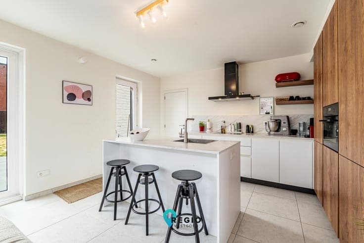 Moderne en instapklare gezinswoning met 3 slaapkamers, ga...