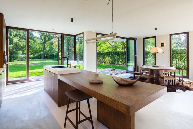HOUSE SYLVAN | Architectural Villa in the Green Schilde