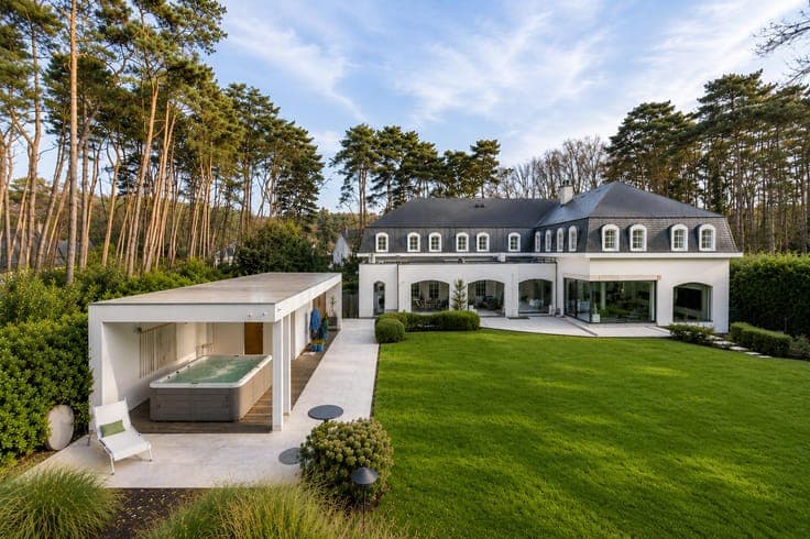 Elegant family villa in residential Keerbergen