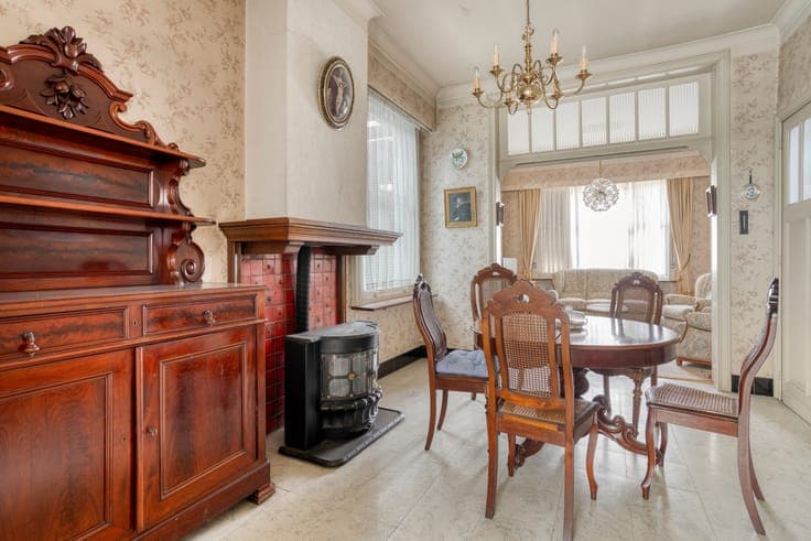 Character home with lots of renovation potential in Gullegem