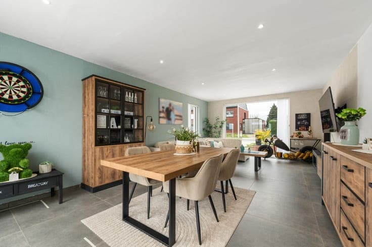 Energy-efficient move-in ready home with driveway near Aalst