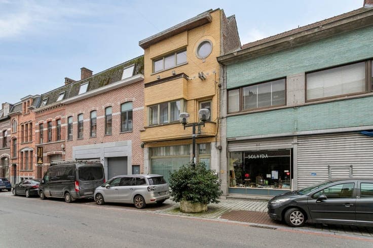 Trendy 2-bedroom townhouse
