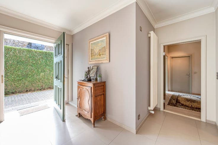 RUIME SFEERVOLLE ALLEENSTAANDE BUNGALOW MET TOP LIGGING M...