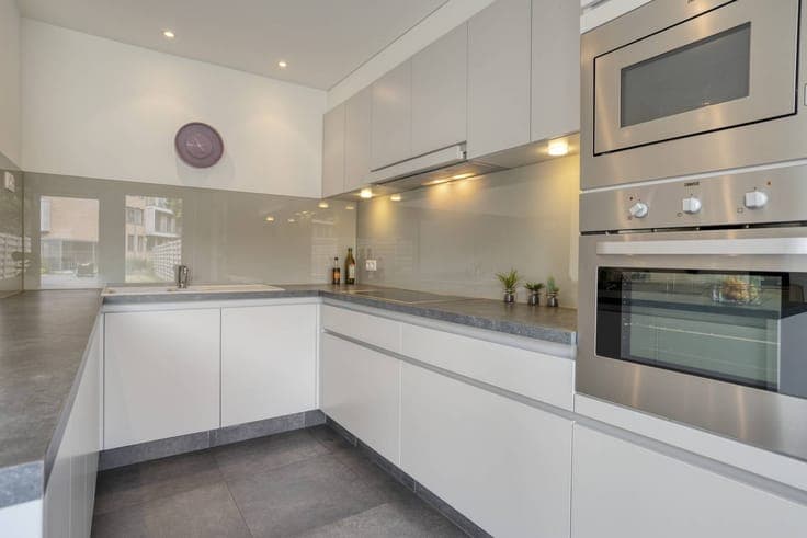 Spacious family home with sunny garden near Kortrijk