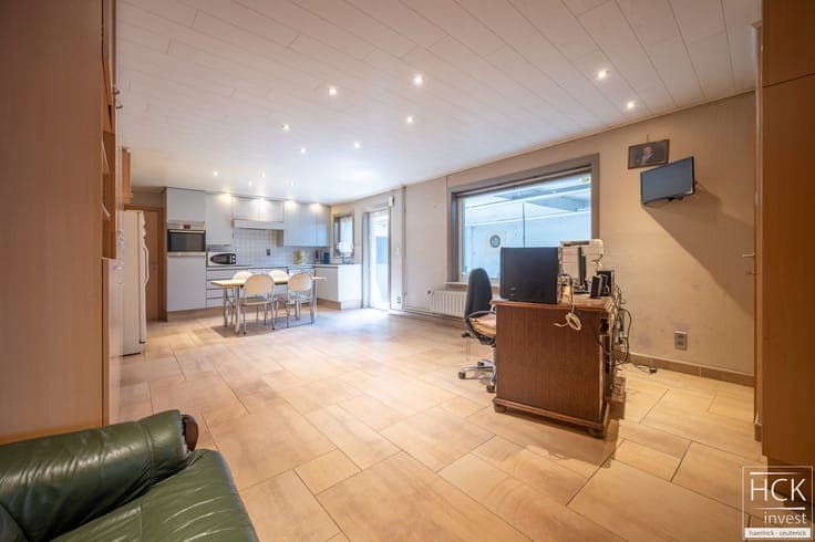 DEINZE - Ultra ruime woning met talrijke mogelijkheden, l...