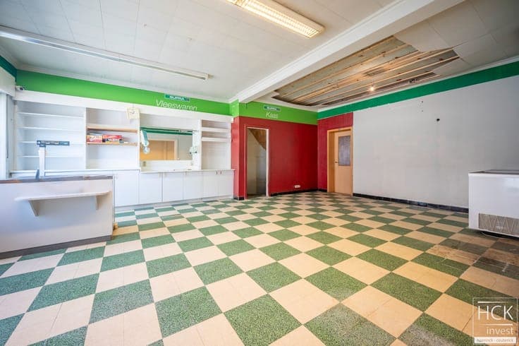 DEINZE - Ultra ruime woning met talrijke mogelijkheden, l...