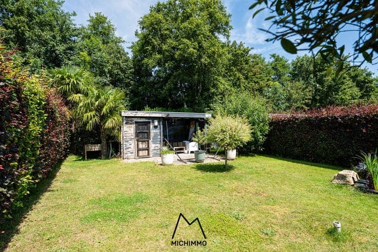 Halfopen bebouwing met leuke tuin te Drongen!