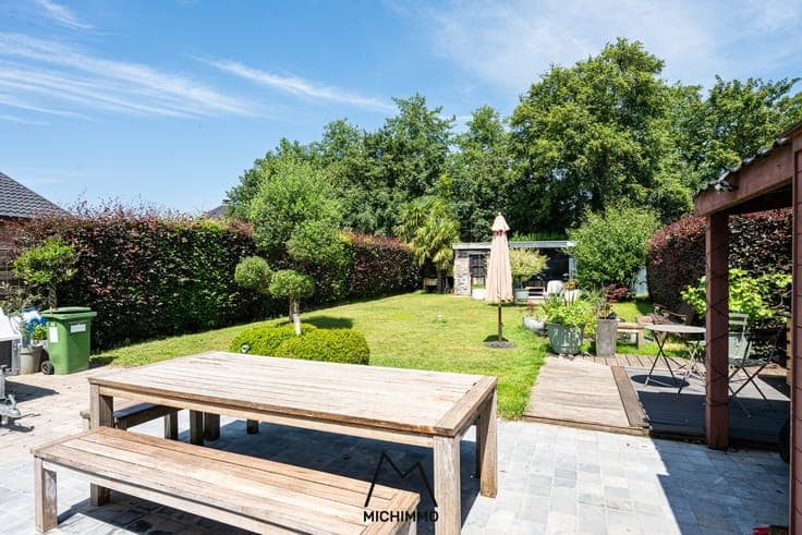 Halfopen bebouwing met leuke tuin te Drongen!