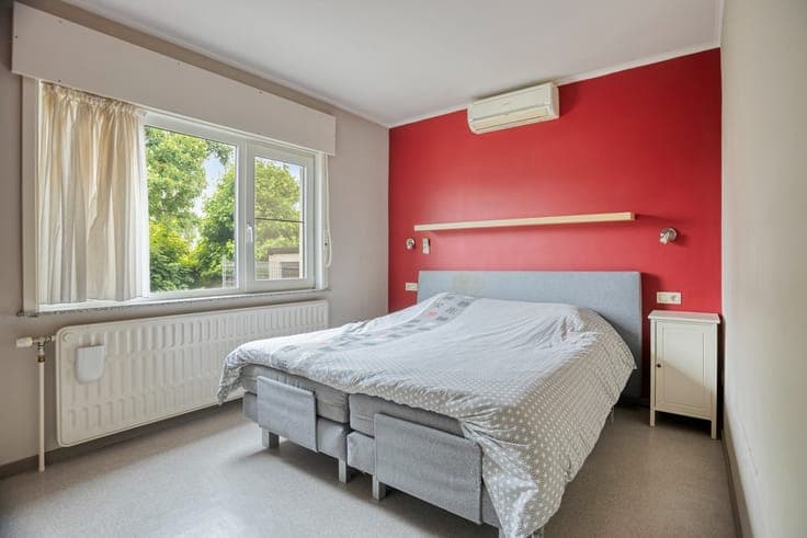 Op te frissen woning met twee slaapkamers op rustige locatie