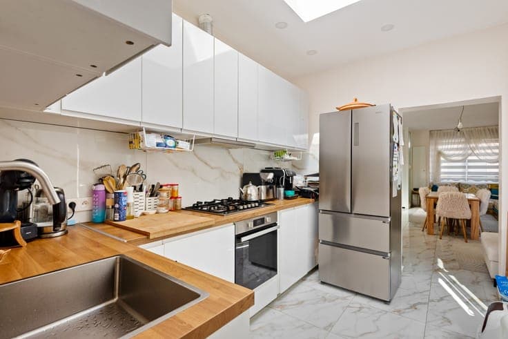 Lichtrijke woning met 3 slaapkamers en koer op centrale l...