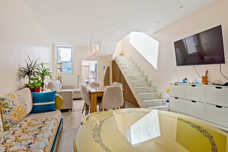 Lichtrijke woning met 3 slaapkamers en koer op centrale l...