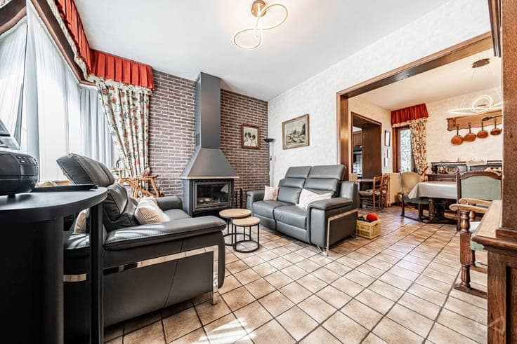 House in Montigny-le-Tilleul