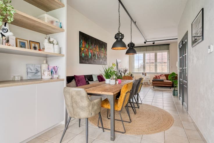 Quietly located family home with a view of nature reserve,