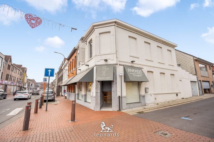 Spacious commercial property with residence