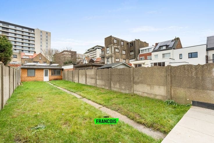 Stylish living a stone’s throw from the sea in Mariakerke, …