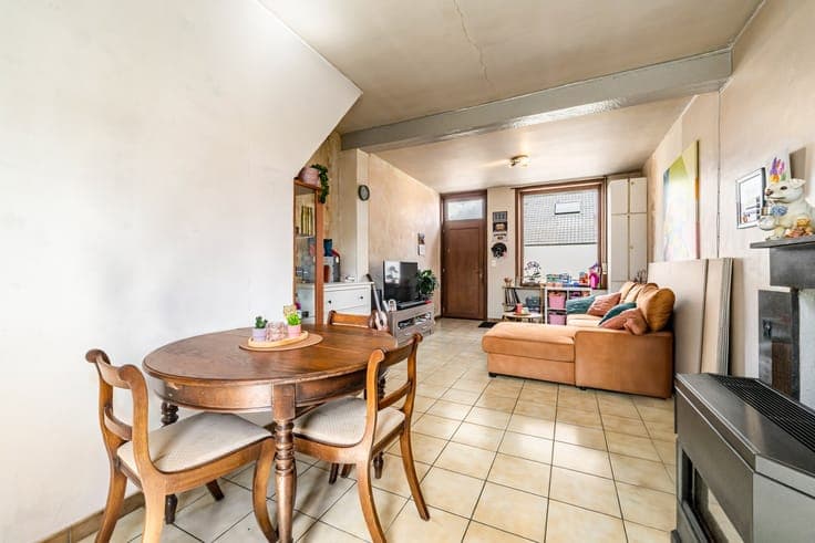 Rijwoning met terras vlakbij het centrum van Lichtervelde