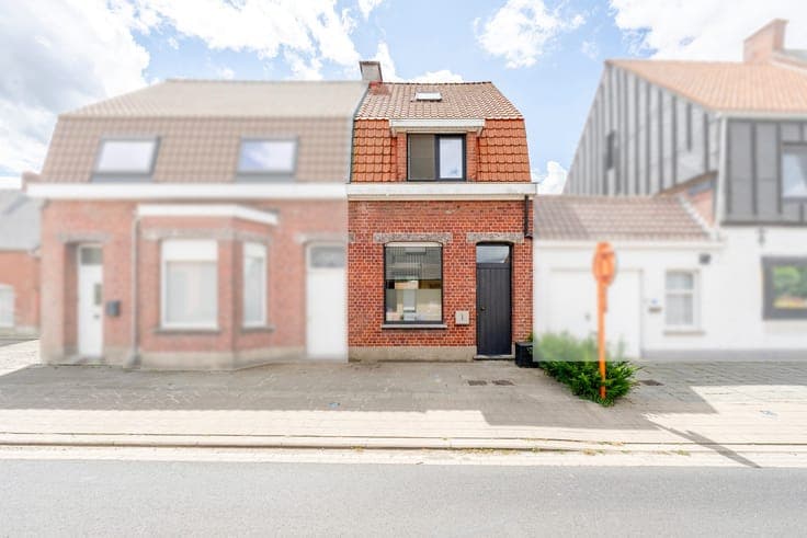 Rijwoning met terras vlakbij het centrum van Lichtervelde
