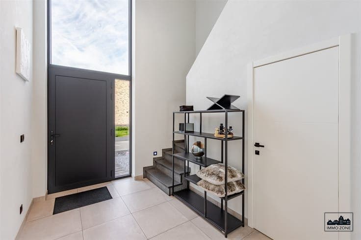 Very spacious modern recent home in center Sint-Niklaas