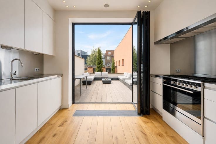 Characterful city home with practice space in Ghent