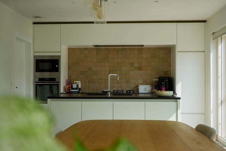 Modern family home with 4 bedrooms in a quiet location!