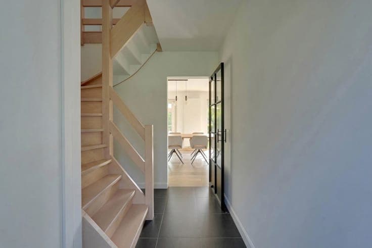 Modern family home with 4 bedrooms in a quiet location!