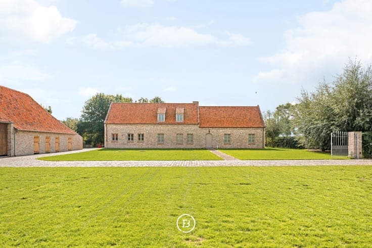Farmhouse with potential