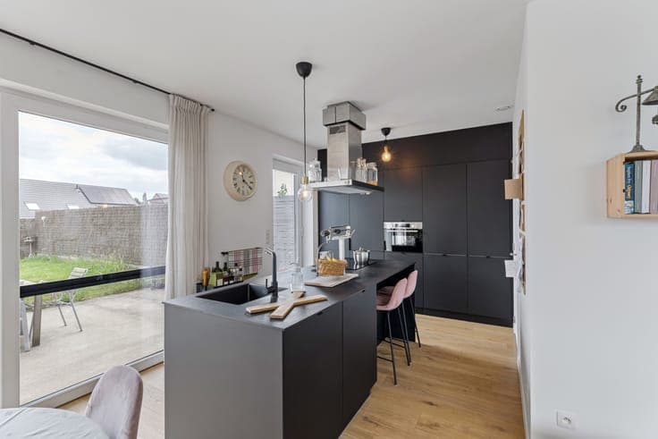 Instapklaar wonen in Rollegem — quasi nieuw, EPC A, zonne...