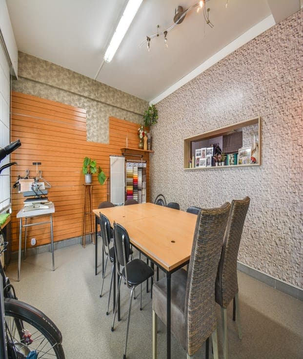 Mixed use / income property near the center of Muizen