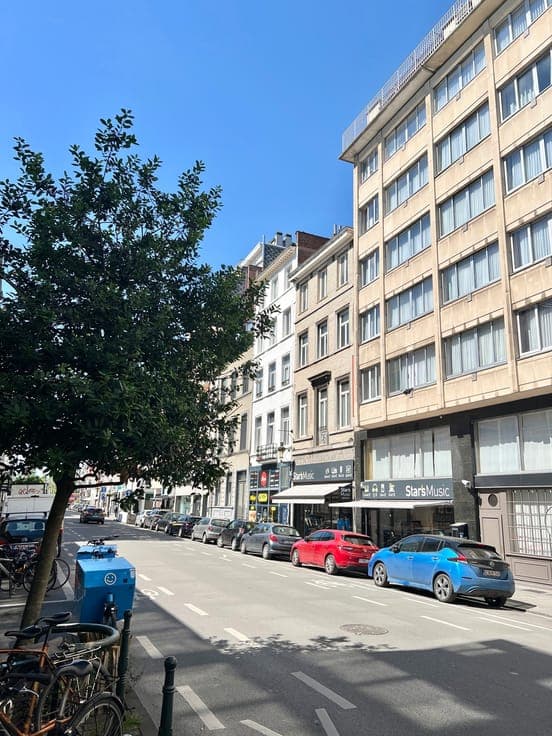 Downtown – building with garage and huge potential