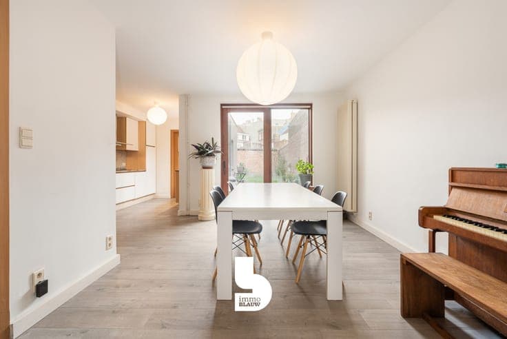 Instapklare rijwoning met tuin en 4 slaapkamers