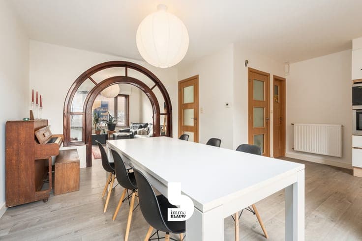 Instapklare rijwoning met tuin en 4 slaapkamers