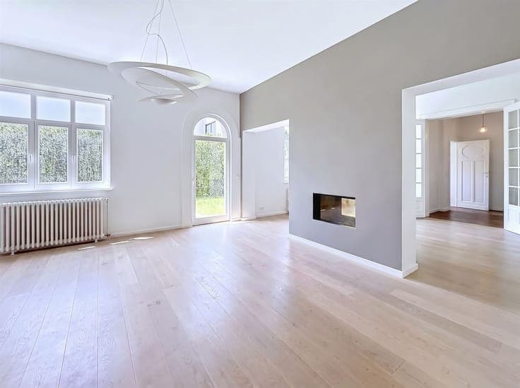 Spacious bright House with elevator
