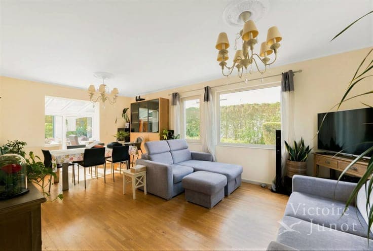 Charming house with large garden and garage