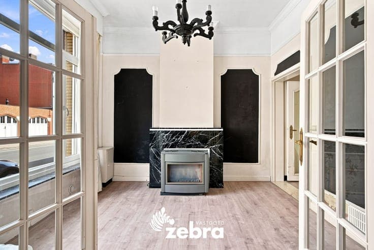 Op te frissen woning met 4 slaapkamers en ruime tuin met ...