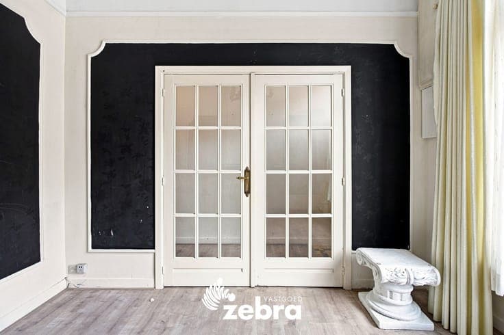 Op te frissen woning met 4 slaapkamers en ruime tuin met ...