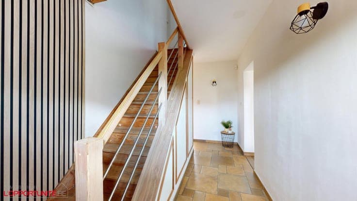 Magnifique maison trois chambres, passage latéral (servitude