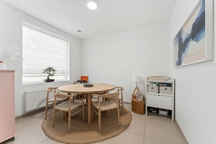 Move-in ready and energy-efficient home with 3 bedrooms and…