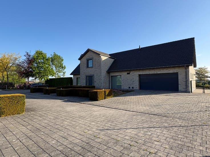 Prachtig domein met volledig instapklare villa, grote tuin