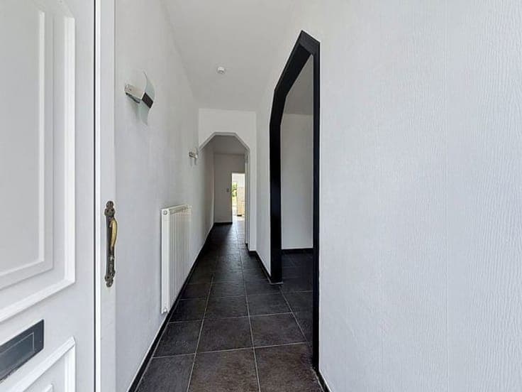 TUBIZE - 3 bedroom house +/- 150m² with garden