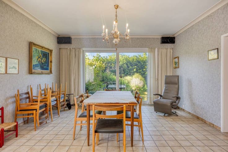 Spacious bright home with south-facing garden and terrace