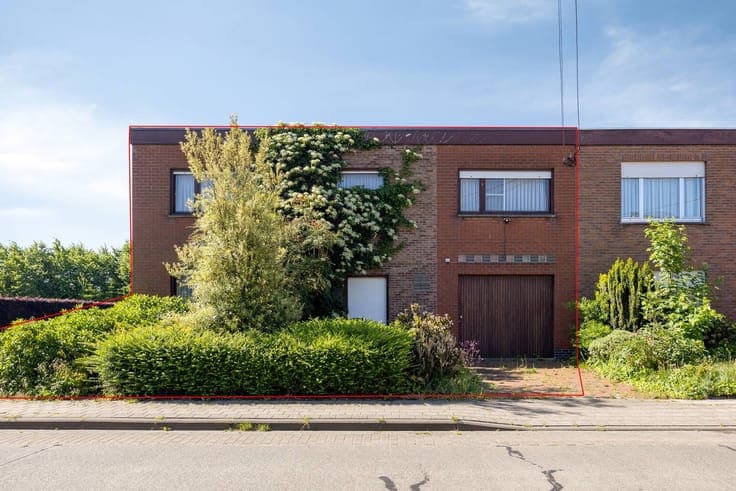 Spacious bright home with south-facing garden and terrace